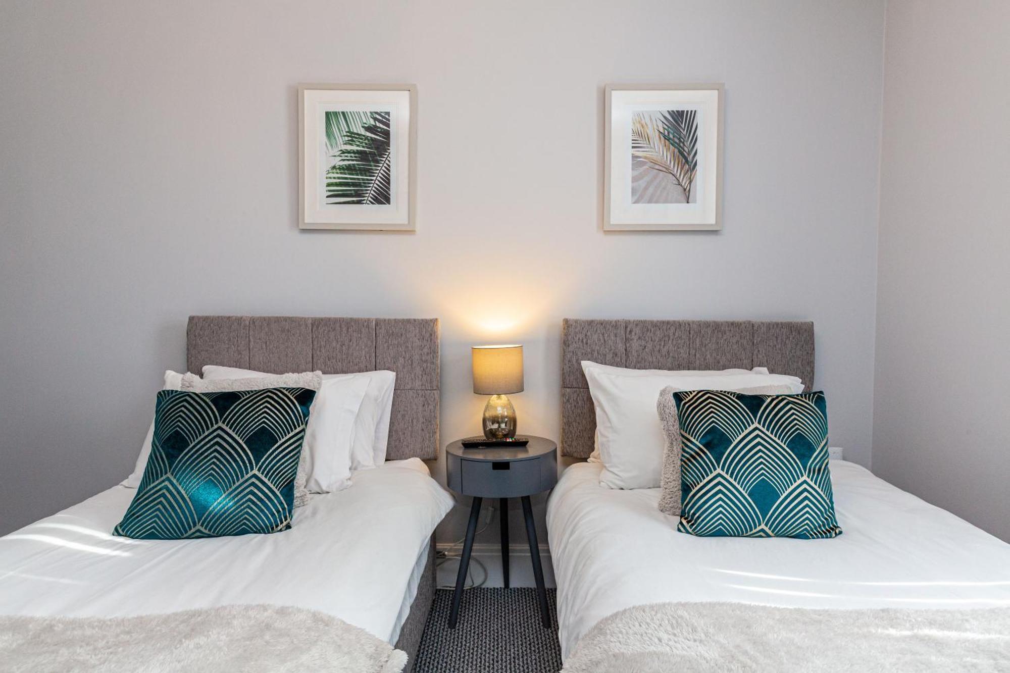 Beachfront Apartment 3 Bedrooms Sleeps 7 - Gateway To The Lake District - Newly Refurbished มอร์คัมบ์ ภายนอก รูปภาพ